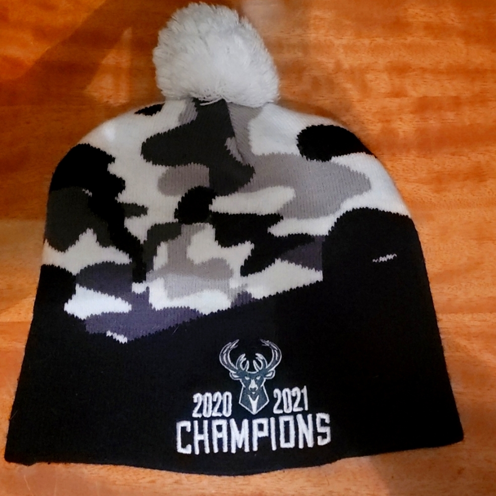 Milwaukee bucks knit cap